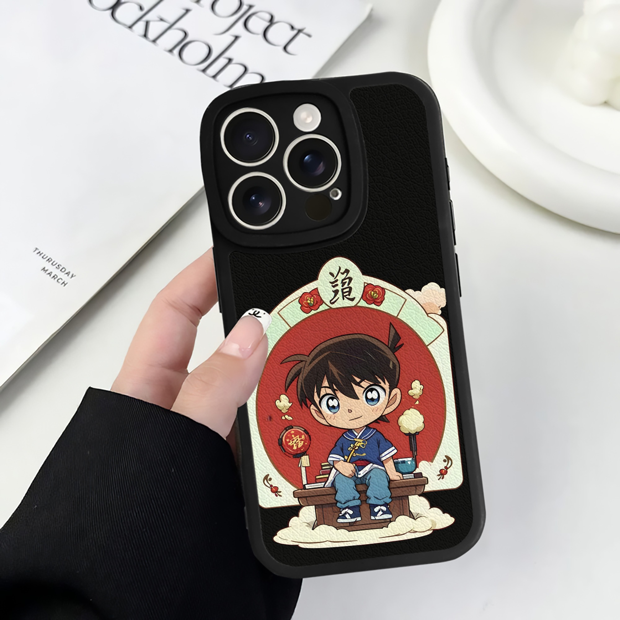 （画像用） 名探偵コナン 江戸川 コナン Detective Conan Conan Edogawa 【iPhone 16シリーズ対応】シリコンスマホケース（レザー調） 材質：シリコン